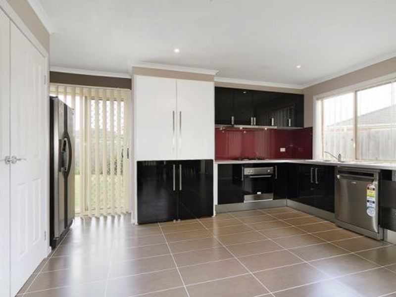47 Sallybrook Circuit, Narre Warren VIC 3805