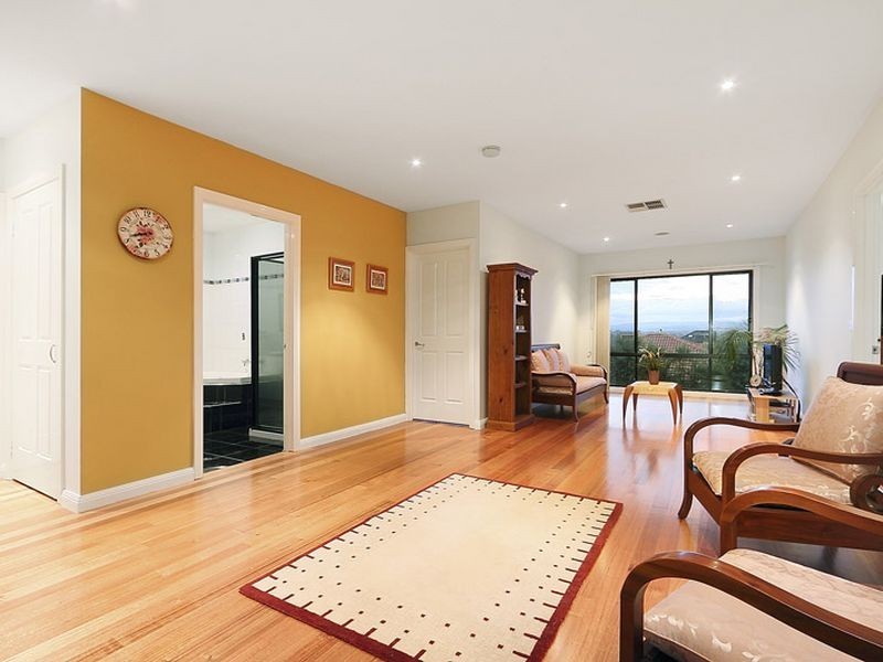 6 Hunt Club Road, Narre Warren South VIC 3805