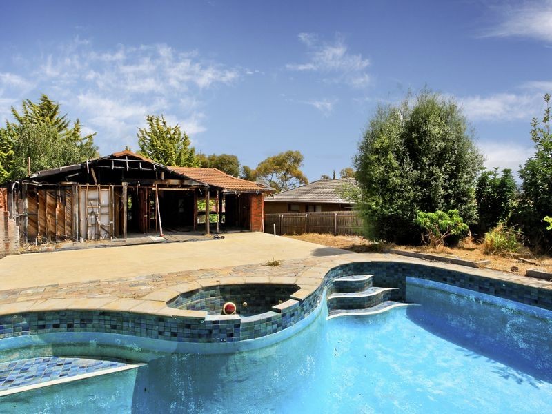 13 The Grange, Hampton Park VIC 3976