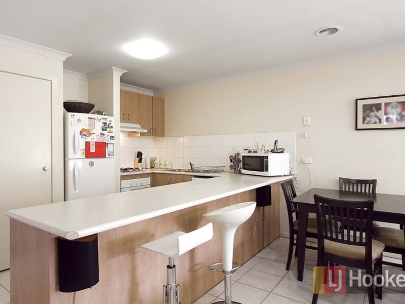 8/4 Paydon Way, Hampton Park VIC 3976