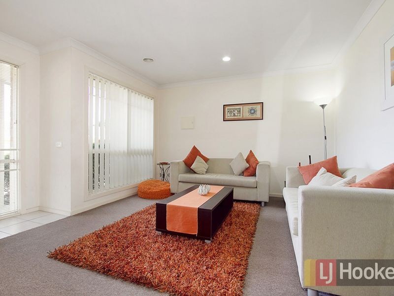 8/4 Paydon Way, Hampton Park VIC 3976