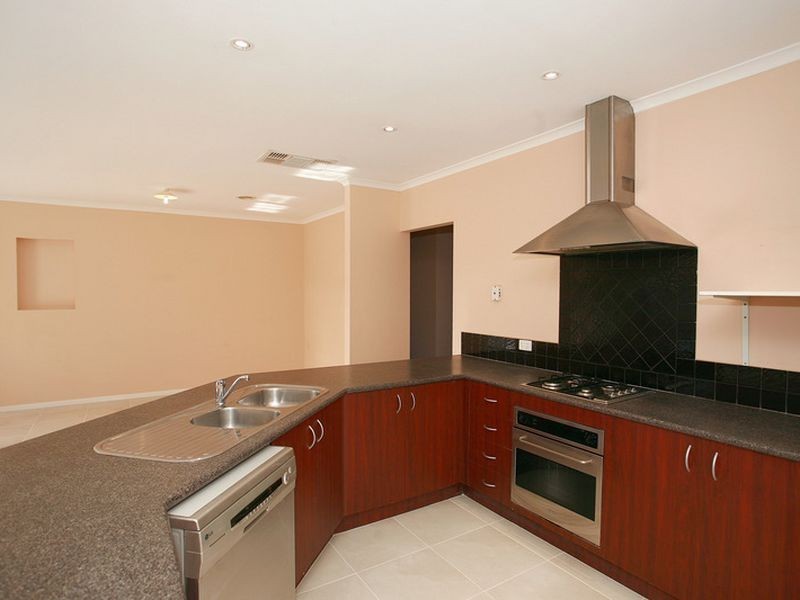 11 Pevensey Drive, Narre Warren South VIC 3805