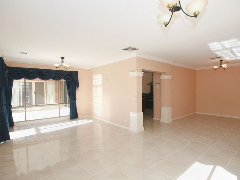 11 Pevensey Drive, Narre Warren South VIC 3805