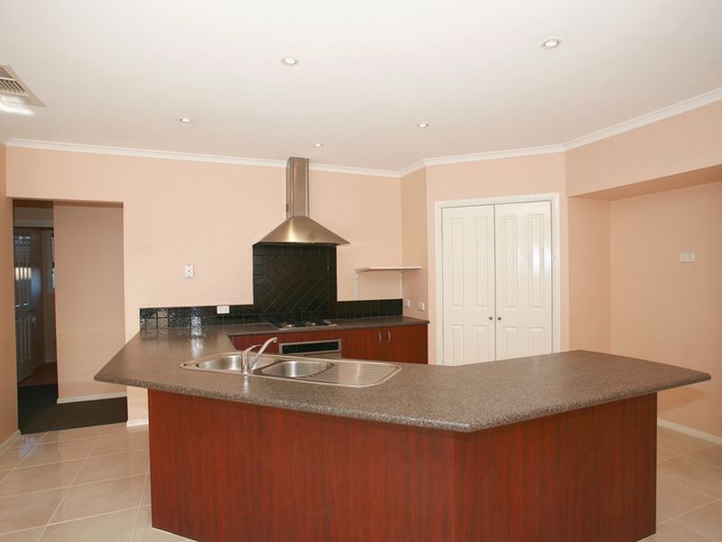 11 Pevensey Drive, Narre Warren South VIC 3805