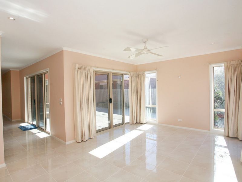 11 Pevensey Drive, Narre Warren South VIC 3805