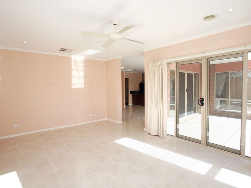 11 Pevensey Drive, Narre Warren South VIC 3805