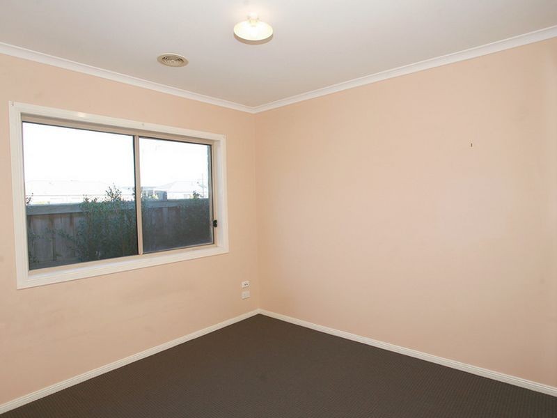 11 Pevensey Drive, Narre Warren South VIC 3805