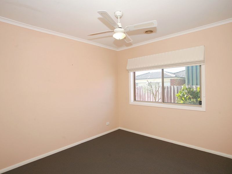 11 Pevensey Drive, Narre Warren South VIC 3805