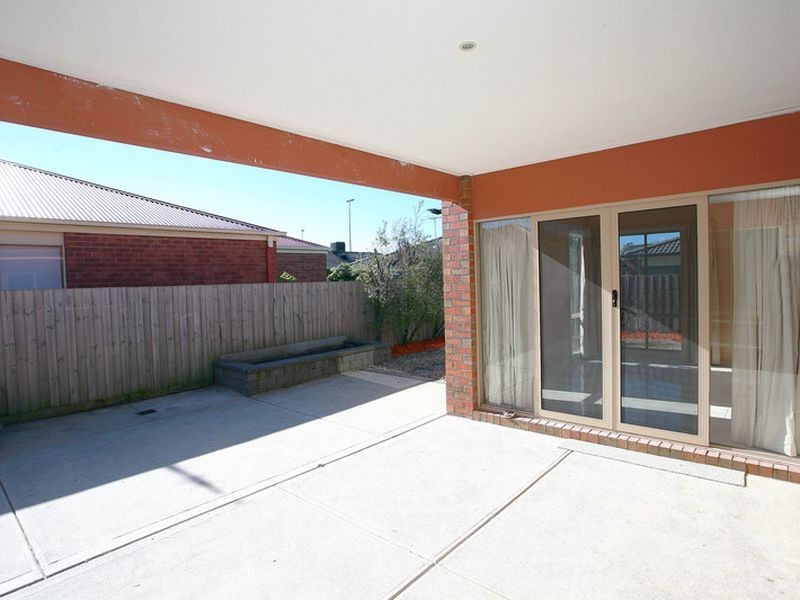 11 Pevensey Drive, Narre Warren South VIC 3805