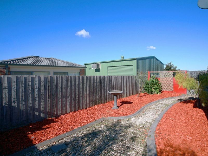 11 Pevensey Drive, Narre Warren South VIC 3805