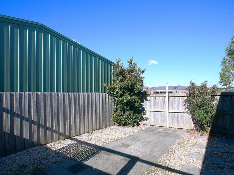 11 Pevensey Drive, Narre Warren South VIC 3805