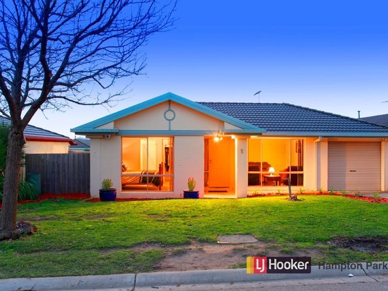 5 Rochford Place, Narre Warren South VIC 3805