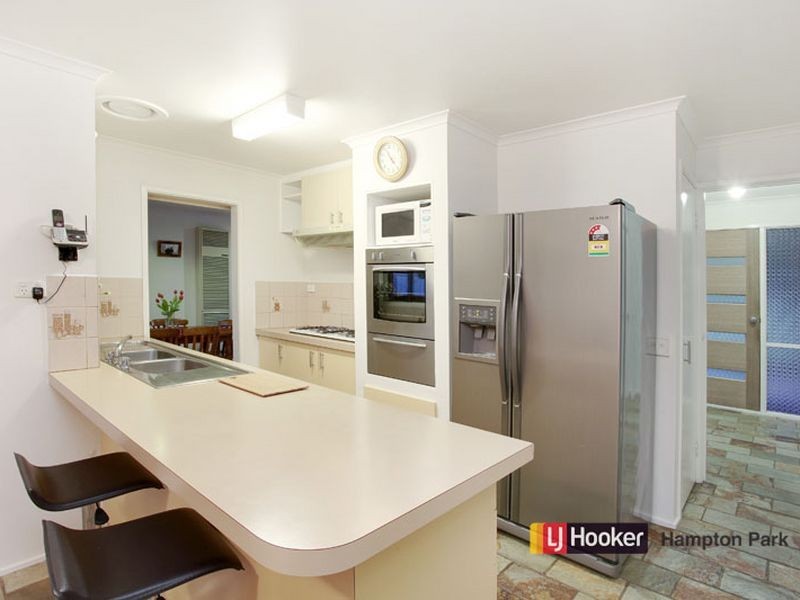 34 Verona Drive, Hampton Park VIC 3976