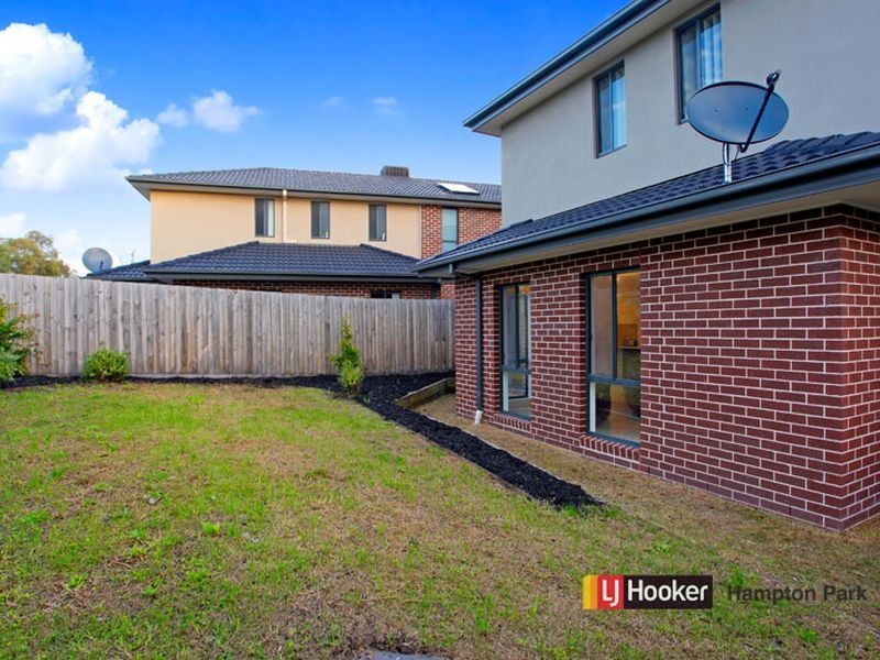 6/1 Lower Mews, Lynbrook VIC 3975