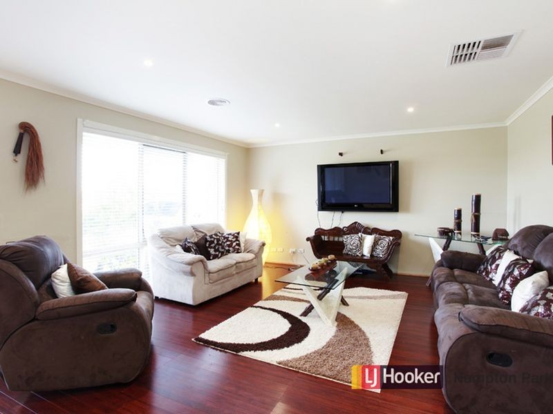 63 Golden Grove Drive, Narre Warren South VIC 3805