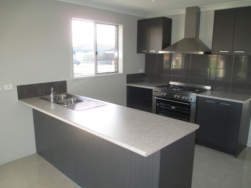 60 Mickleham Drive, Cranbourne North VIC 3977