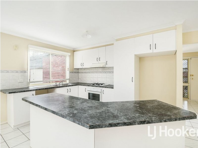 13 Highmount Drive, Hampton Park VIC 3976