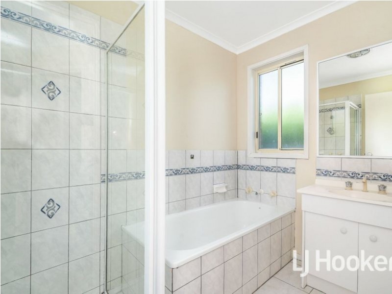 13 Highmount Drive, Hampton Park VIC 3976