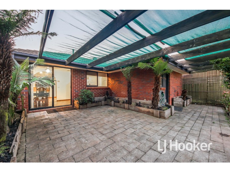 8 Dianna Court, Hampton Park VIC 3976