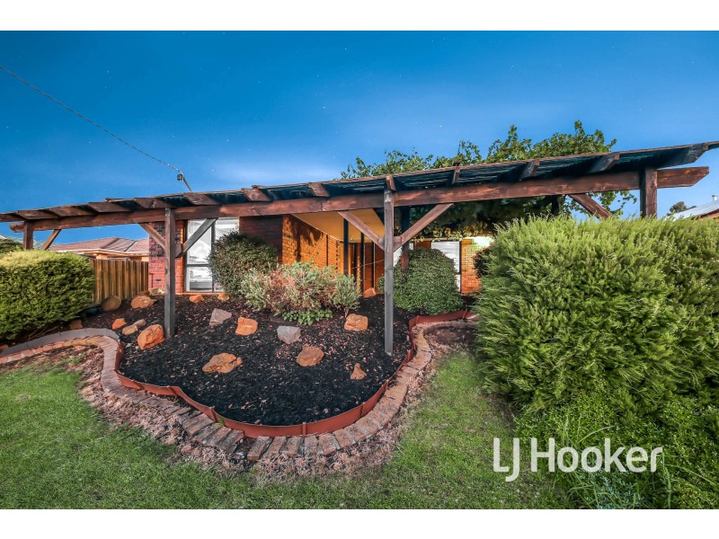 8 Dianna Court, Hampton Park VIC 3976