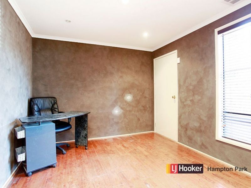 44 Central Parkway, Cranbourne West VIC 3977