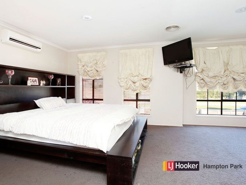 44 Central Parkway, Cranbourne West VIC 3977