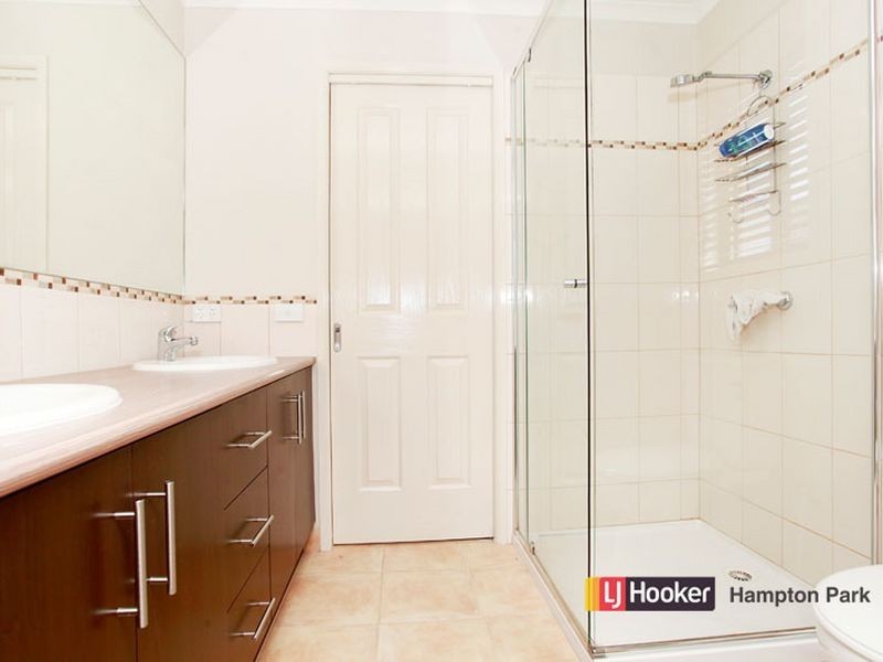 44 Central Parkway, Cranbourne West VIC 3977