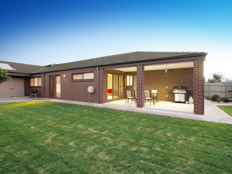 12 Ernest Crescent, Narre Warren South VIC 3805