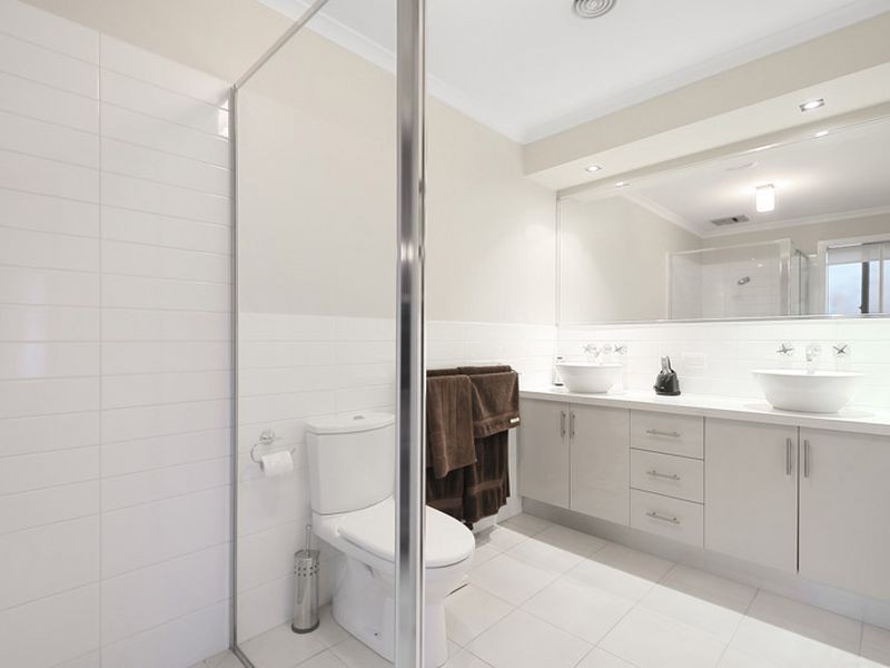 12 Ernest Crescent, Narre Warren South VIC 3805