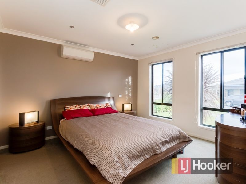 6 Flametree Circuit, Cranbourne VIC 3977