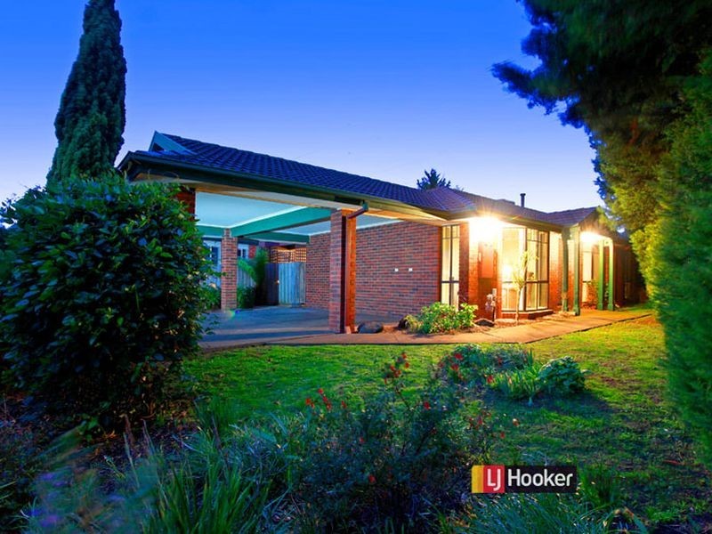 58 Scarborough Avenue, Cranbourne West VIC 3977