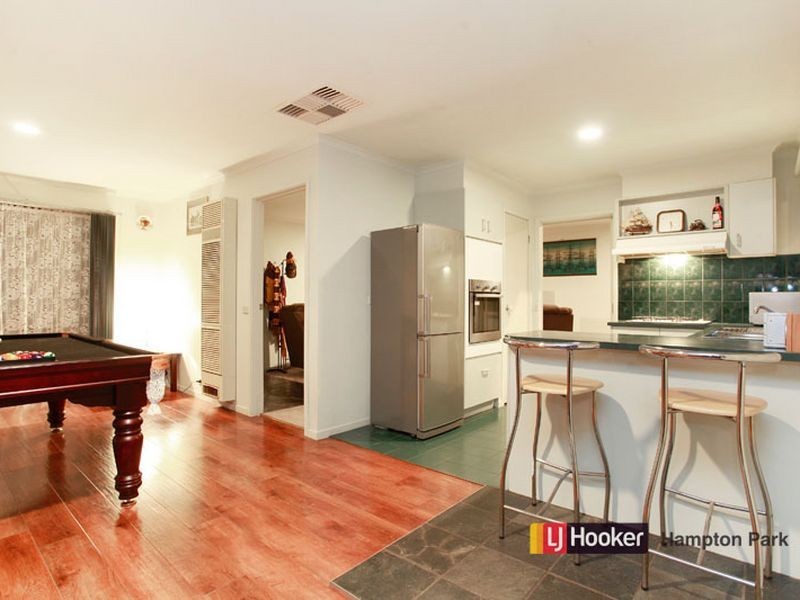 58 Scarborough Avenue, Cranbourne West VIC 3977
