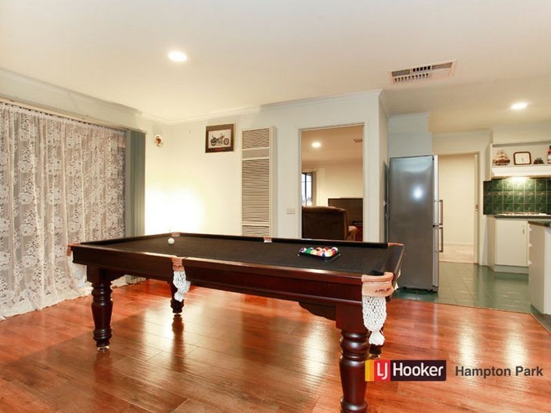 58 Scarborough Avenue, Cranbourne West VIC 3977