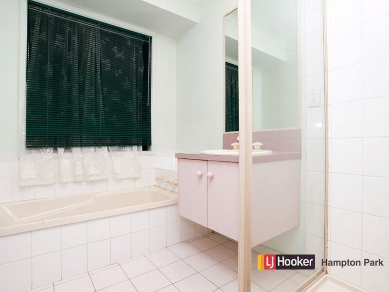 58 Scarborough Avenue, Cranbourne West VIC 3977