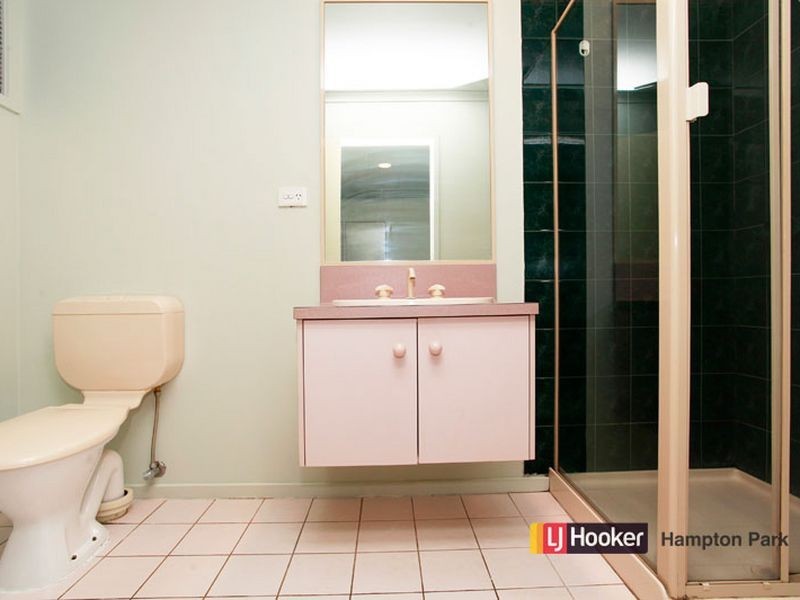 58 Scarborough Avenue, Cranbourne West VIC 3977