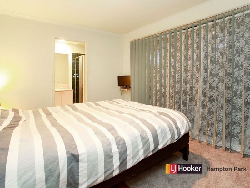 58 Scarborough Avenue, Cranbourne West VIC 3977