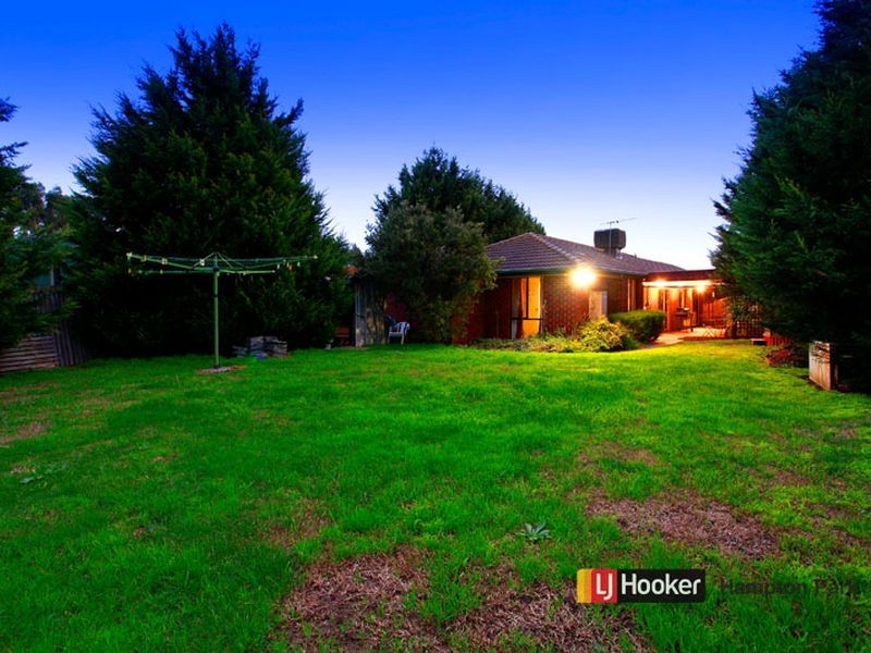 58 Scarborough Avenue, Cranbourne West VIC 3977