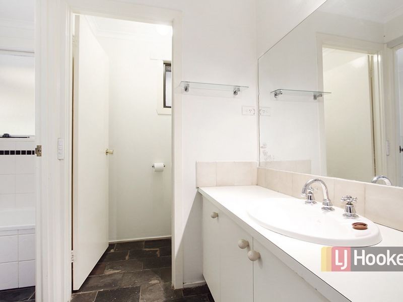 57 Oaktree Drive, Hampton Park VIC 3976