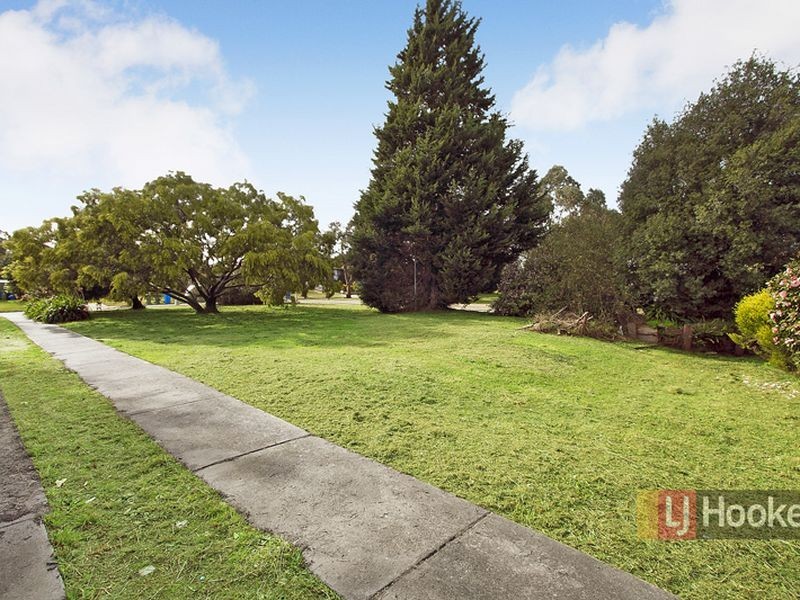 57 Oaktree Drive, Hampton Park VIC 3976