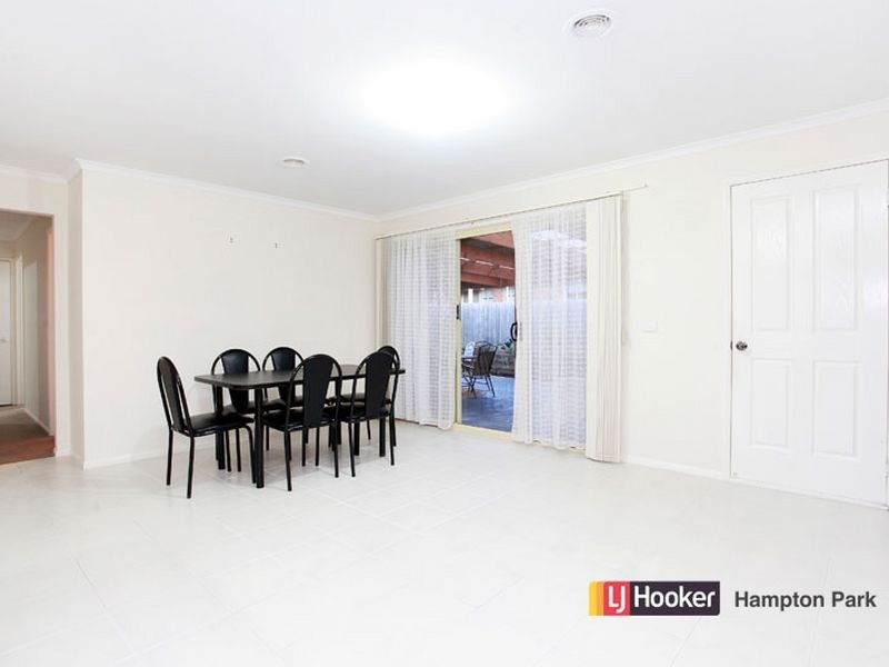 4 Niagara Court, Hampton Park VIC 3976