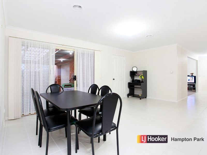 4 Niagara Court, Hampton Park VIC 3976