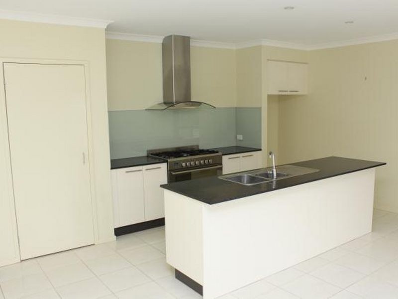 6 Island Circuit, Lyndhurst VIC 3975