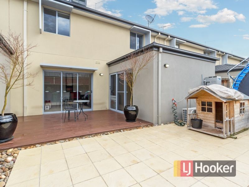 9 Peppermint Row, Officer VIC 3809