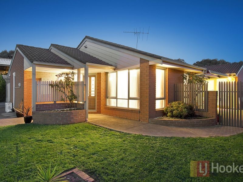 13 Bowman Close, Narre Warren South VIC 3805