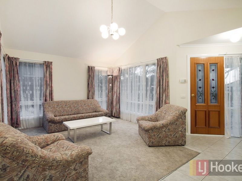 13 Bowman Close, Narre Warren South VIC 3805