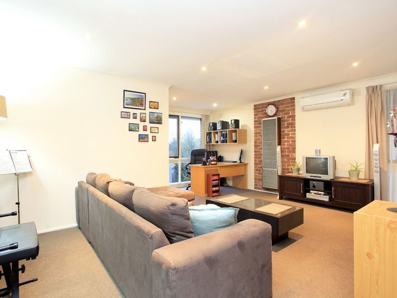 24 The Grange, Hampton Park VIC 3976