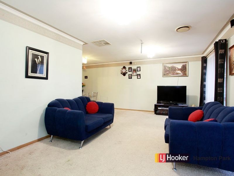 7 Cornell Place, Hampton Park VIC 3976