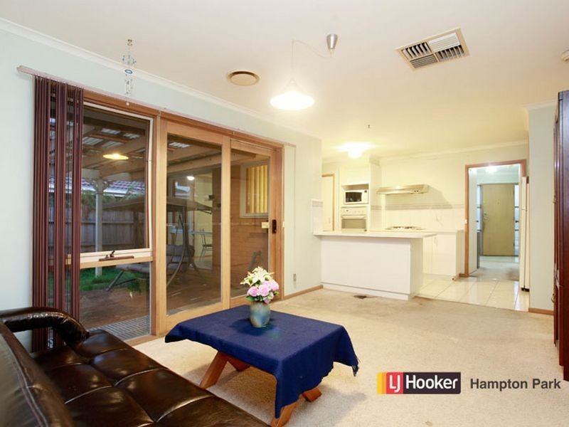7 Cornell Place, Hampton Park VIC 3976