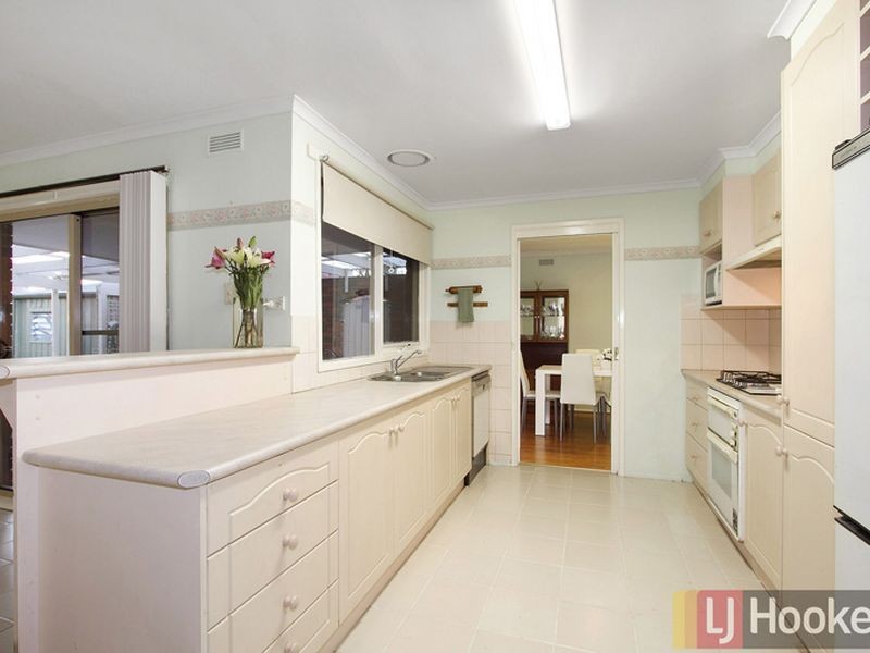 15 Sinclair Court, Hampton Park VIC 3976