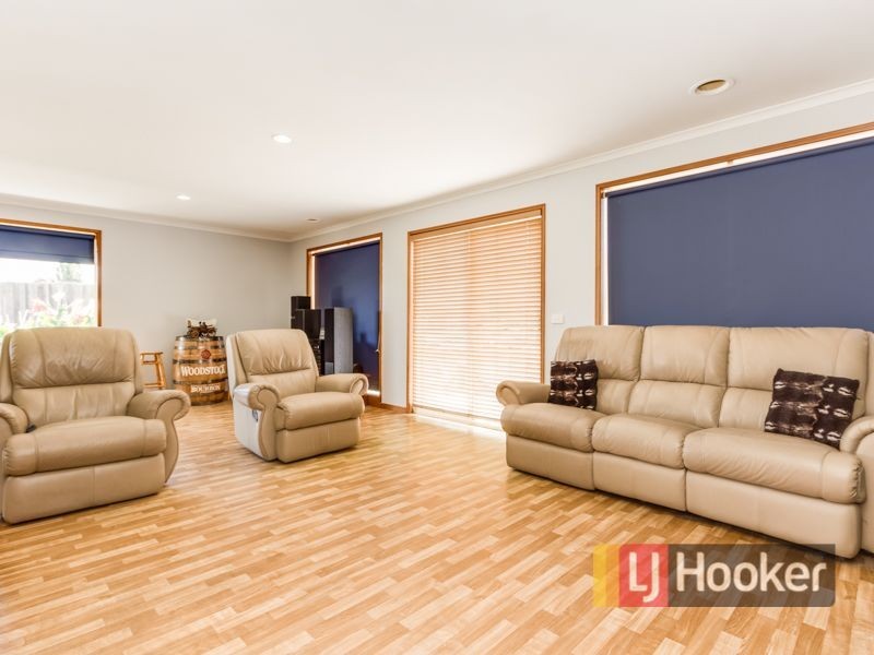 36 Jessica Drive, Hampton Park VIC 3976